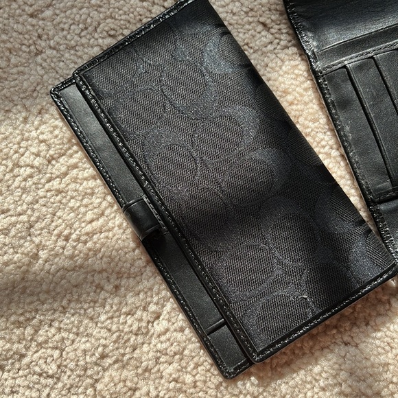 Coach Wallet - Picture 6 of 7